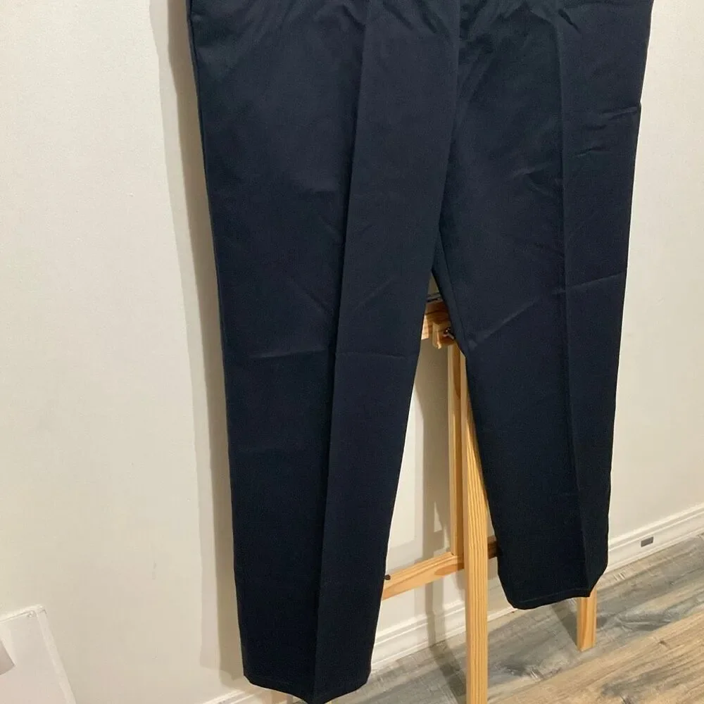 NWT Dockers Relaxed Fit pleated Navy Blue khaki pants size 40x34